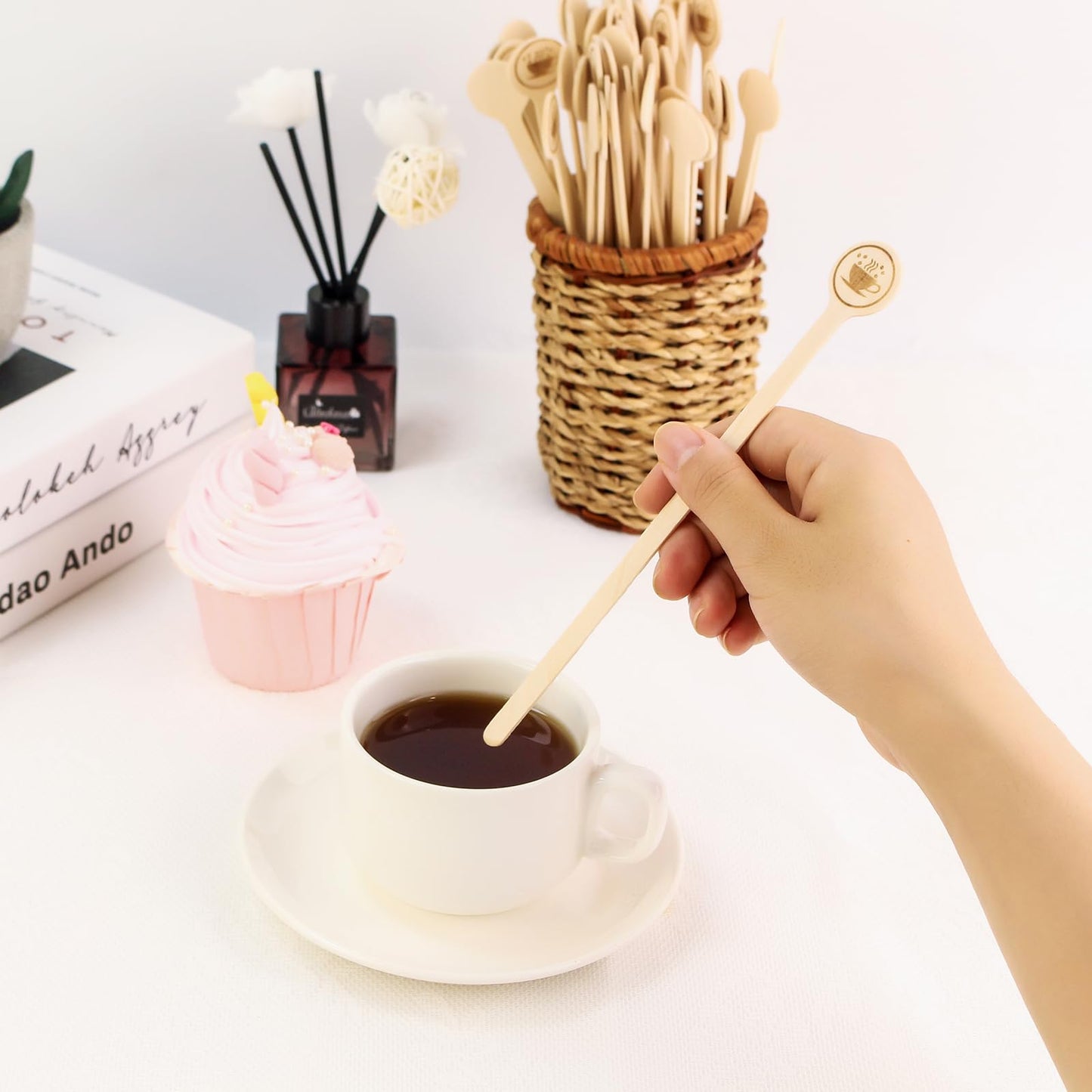 200Pcs Wooden Coffee Stirrers, 7 Inch Disposable Birch Wood Stir Sticks with Round Ends for Coffee, Cocktails, Milk and Tea