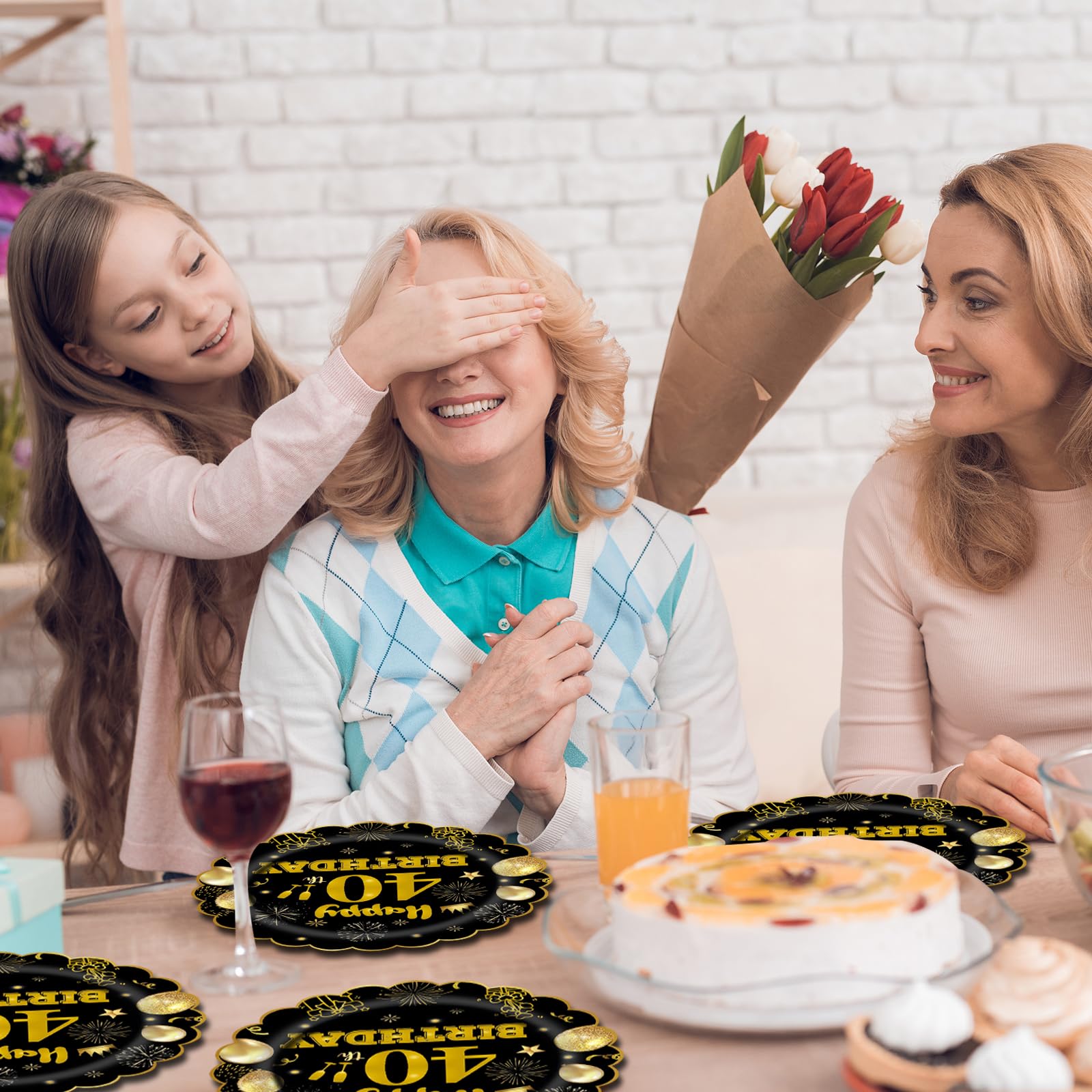EVYIENEN 50Pcs 40th Birthday Party Paper Plates and Napkins,25 x 7inch Black and Gold Scalloped Dessert Plates Party and 25 x 6.5inch Cocktail Napkins for Birthday Wedding Anniversary Decorations